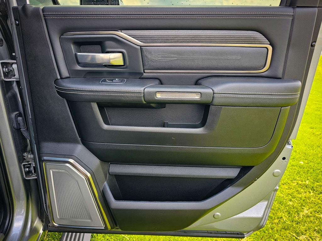 2019 RAM 2500 Limited Crew Cab 4x4 6'4' Box