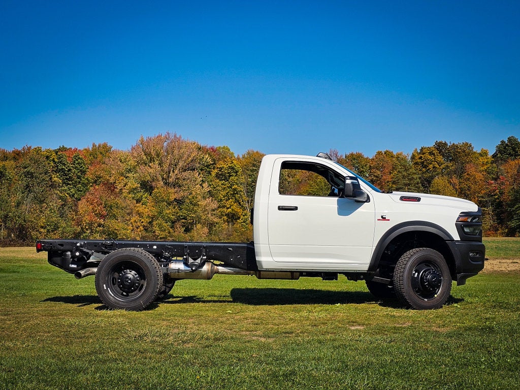 2027 RAM Ram 5500 Chassis Cab RAM 5500 TRADESMAN CHASSIS REGULAR CAB 4X4 60' CA