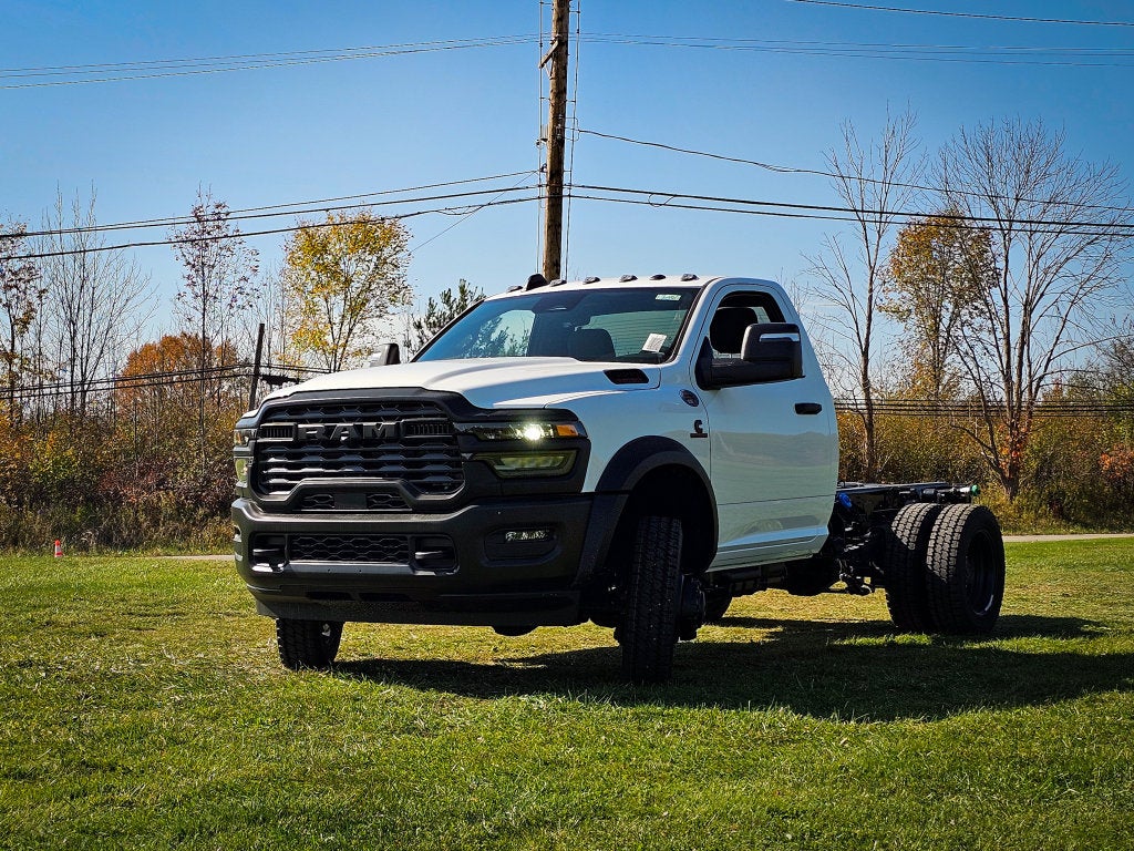 2027 RAM Ram 5500 Chassis Cab RAM 5500 TRADESMAN CHASSIS REGULAR CAB 4X4 60' CA
