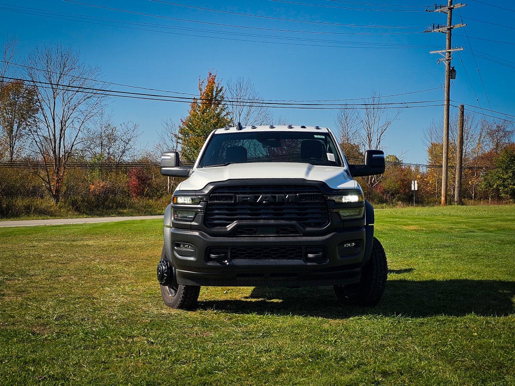2027 RAM Ram 5500 Chassis Cab RAM 5500 TRADESMAN CHASSIS REGULAR CAB 4X4 60' CA