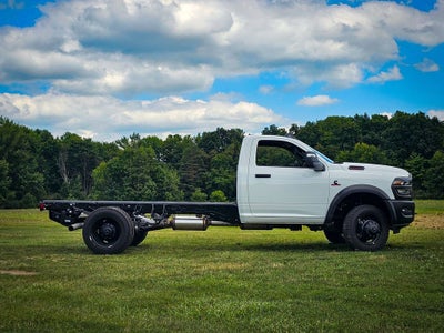 2026 RAM 5500 Chassis RAM 5500 TRADESMAN CHASSIS REGULAR CAB 4X4 84' CA