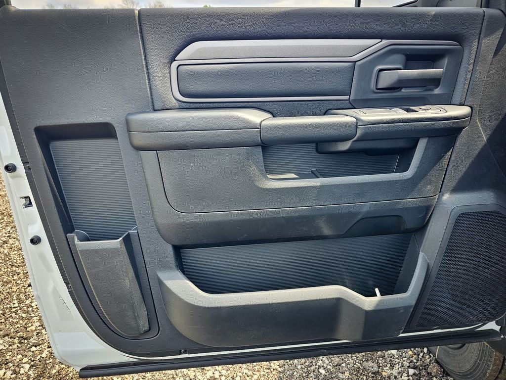 2026 RAM Ram 5500 Chassis Cab RAM 5500 TRADESMAN CHASSIS REGULAR CAB 4X4 84' CA