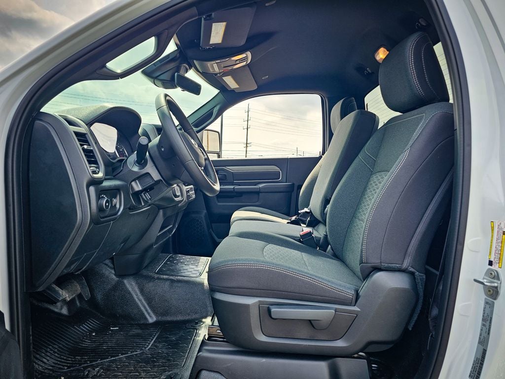 2026 RAM Ram 5500 Chassis Cab RAM 5500 TRADESMAN CHASSIS REGULAR CAB 4X4 84' CA