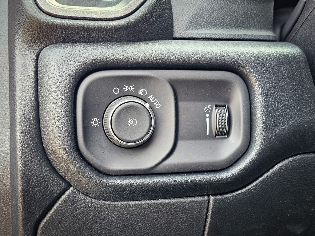 2026 RAM Ram 5500 Chassis Cab RAM 5500 TRADESMAN CHASSIS REGULAR CAB 4X4 84' CA