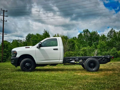 2026 RAM Ram 3500 Chassis Cab RAM 3500 TRADESMAN CHASSIS REGULAR CAB 4X4 60' CA