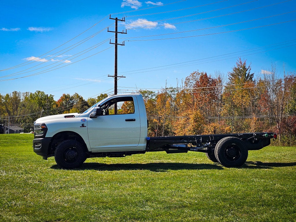 2027 RAM Ram 3500 Chassis Cab RAM 3500 TRADESMAN CHASSIS REGULAR CAB 4X4 60' CA