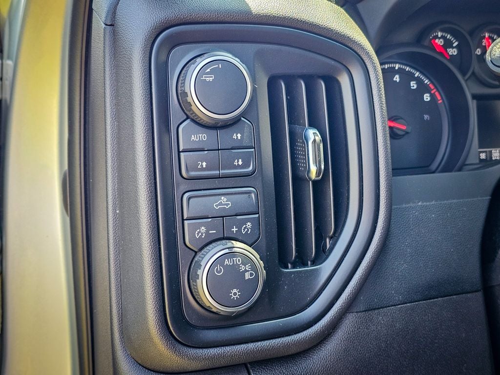 2022 Chevrolet Silverado 1500 Custom Trail Boss