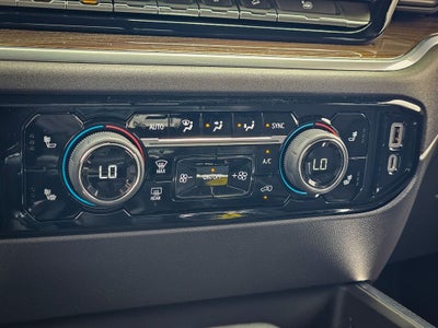 2022 Chevrolet Silverado 1500 4WD Crew Cab Short Bed RST