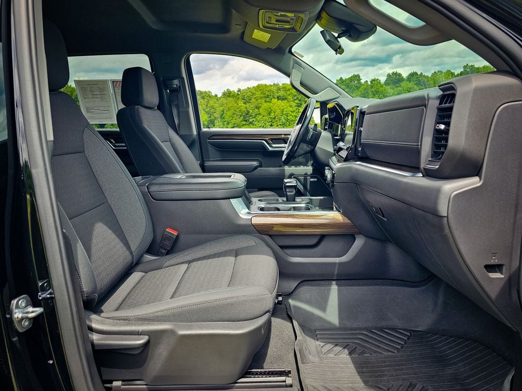 2022 Chevrolet Silverado 1500 4WD Crew Cab Short Bed RST