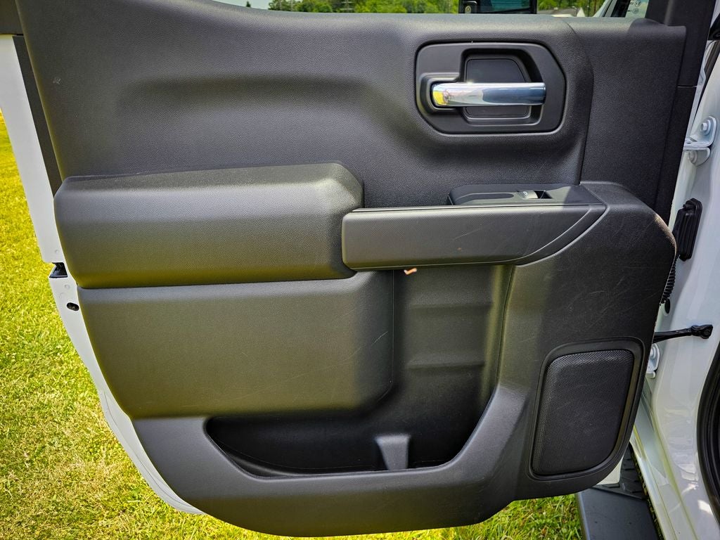2021 Chevrolet Silverado 1500 4WD Crew Cab Short Bed Custom