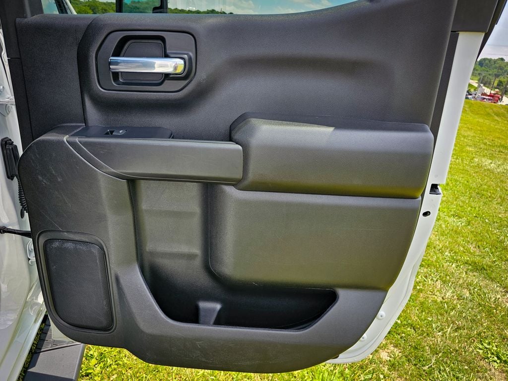 2021 Chevrolet Silverado 1500 4WD Crew Cab Short Bed Custom