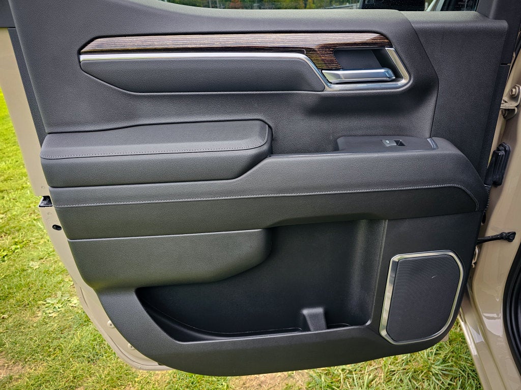 2023 GMC Sierra 1500 4WD Crew Cab Short Box Elevation with 3SB