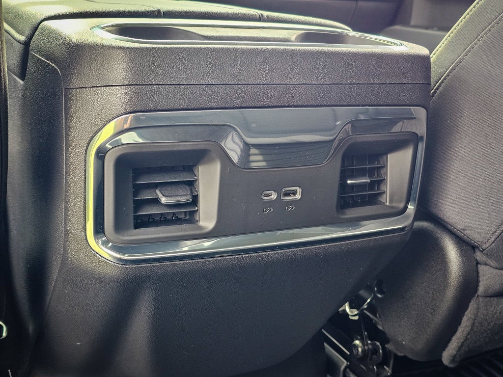 2023 GMC Sierra 1500 4WD Crew Cab Short Box Elevation with 3SB