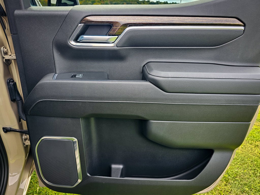 2023 GMC Sierra 1500 4WD Crew Cab Short Box Elevation with 3SB