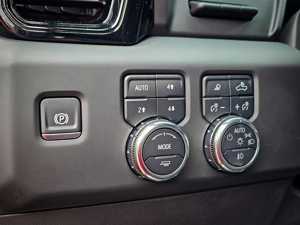 2024 GMC Sierra 1500 4WD Crew Cab Short Box AT4