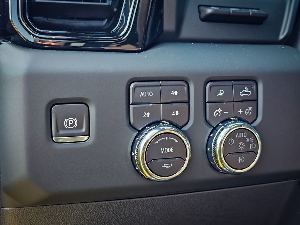2024 GMC Sierra 1500 4WD Crew Cab Short Box AT4