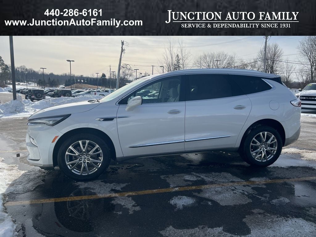 2023 Buick Enclave Essence AWD