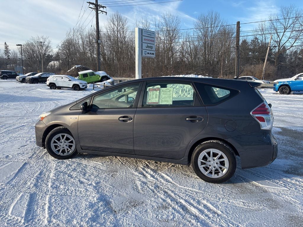2016 Toyota Prius v Two