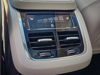 2020 Volvo XC90 T6 Momentum 6 Passenger