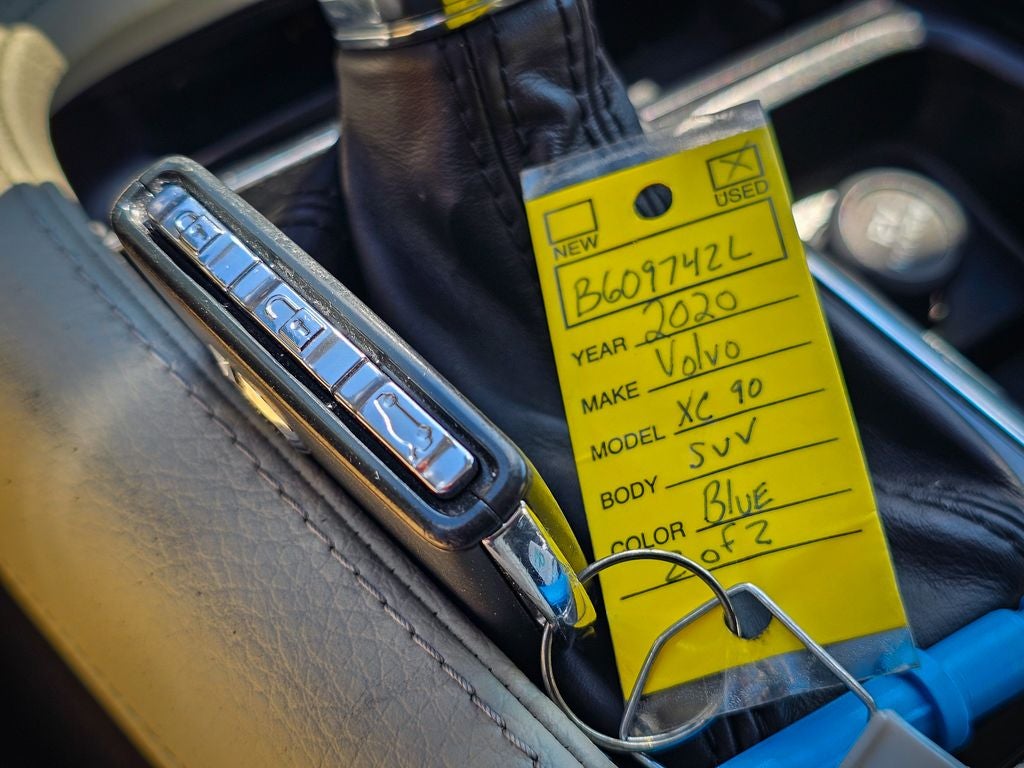 2020 Volvo XC90 T6 Momentum 6 Passenger