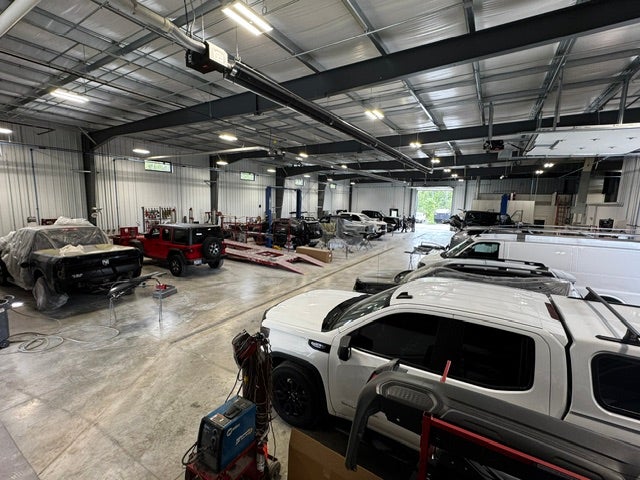 Junction collision repair facility in Chardon Ohio