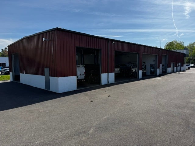 Commercial Trucks